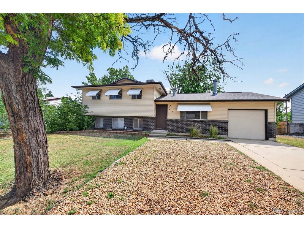 446 S Lima Cir, Aurora, CO 80012