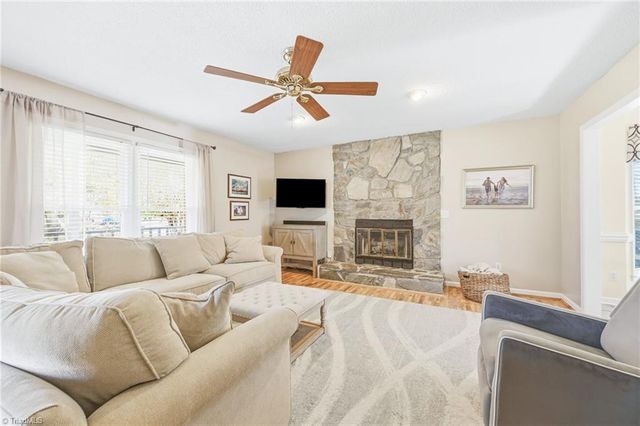 1008 Kingstree Ridge Drive, Winston-salem, NC 27127