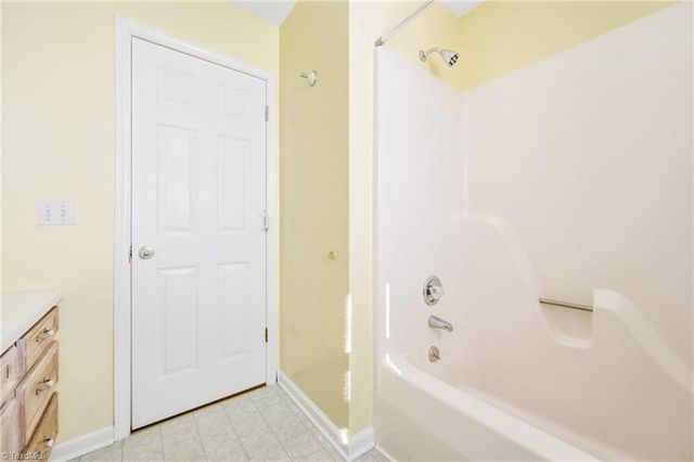 1008 Kingstree Ridge Drive, Winston-salem, NC 27127