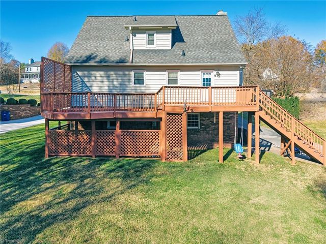 1008 Kingstree Ridge Drive, Winston-salem, NC 27127