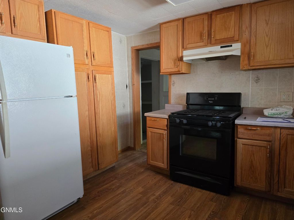 411 5th Avenue NW, Mandan, ND 58554 photo 13