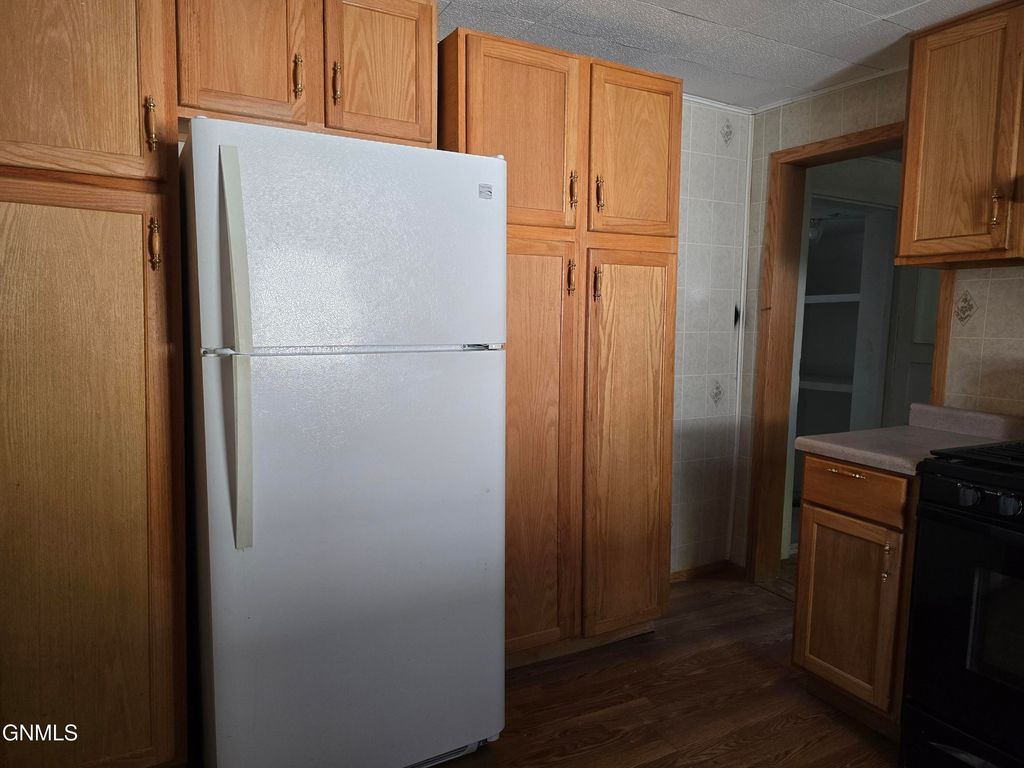 411 5th Avenue NW, Mandan, ND 58554 photo 14