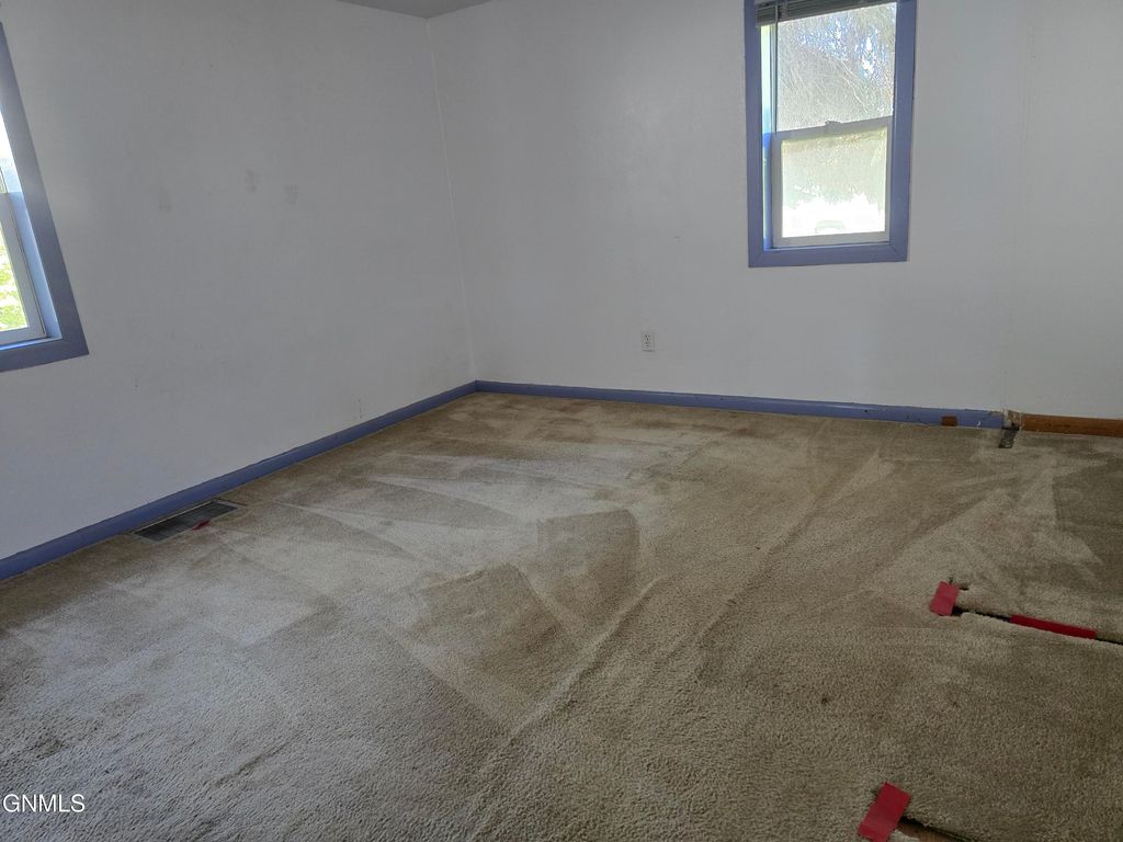 411 5th Avenue NW, Mandan, ND 58554 photo 16