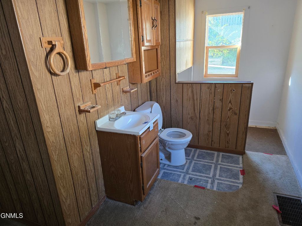 411 5th Avenue NW, Mandan, ND 58554 photo 17