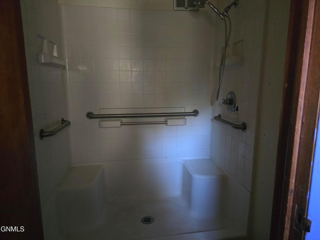 411 5th Avenue NW, Mandan, ND 58554 photo 19