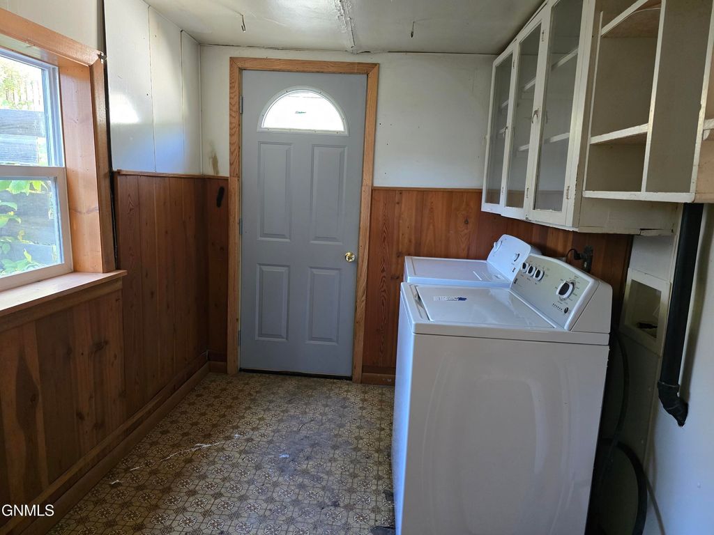 411 5th Avenue NW, Mandan, ND 58554 photo 20