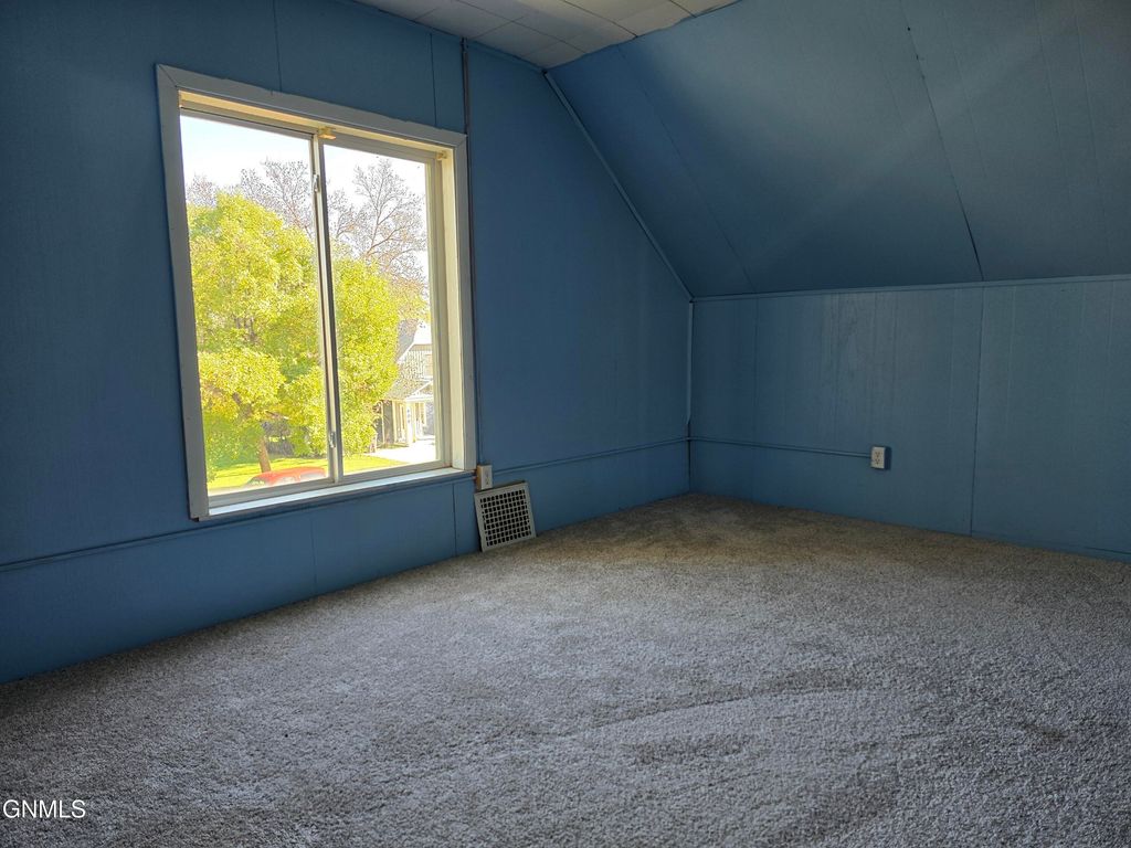 411 5th Avenue NW, Mandan, ND 58554 photo 21