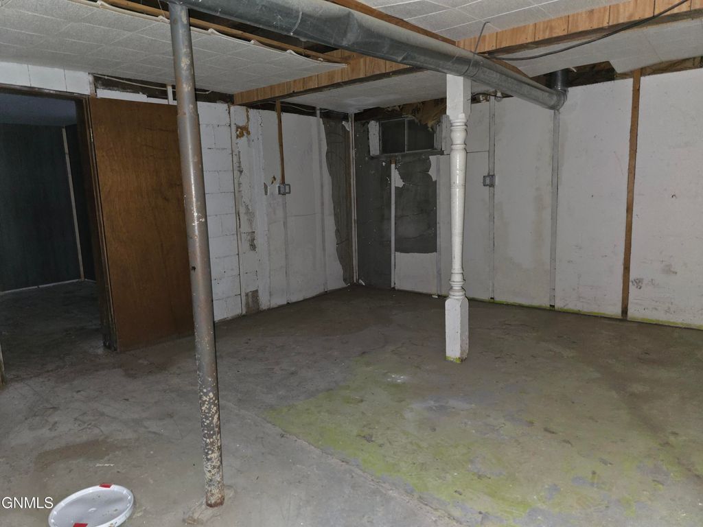 411 5th Avenue NW, Mandan, ND 58554 photo 24