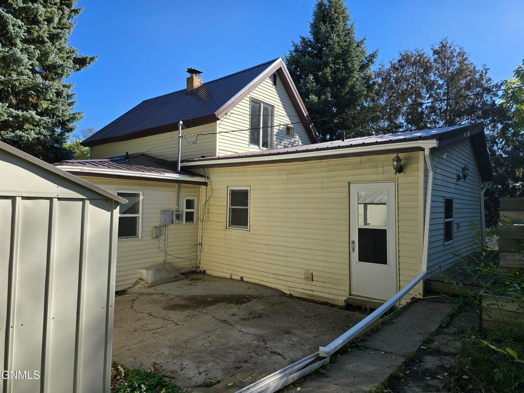 411 5th Avenue NW, Mandan, ND 58554 photo 8