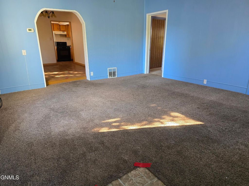 411 5th Avenue NW, Mandan, ND 58554 photo 9