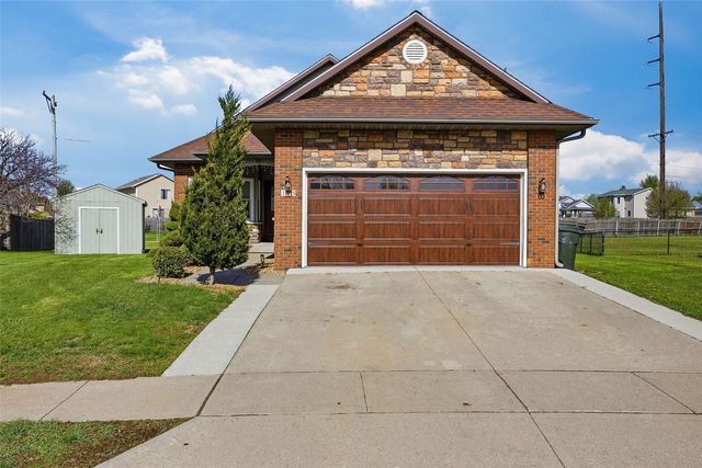 125 Stanwyck Dr, Iowa City, IA 52240