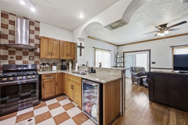 125 Stanwyck Dr, Iowa City, IA 52240