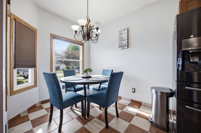125 Stanwyck Dr, Iowa City, IA 52240