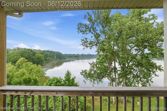 5905 High Pointe Court, Brighton, MI 48116