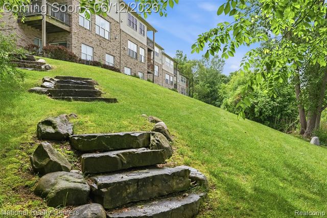 5905 High Pointe Court, Brighton, MI 48116