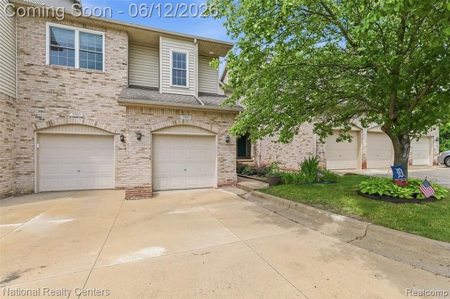 5905 High Pointe Court, Brighton, MI 48116