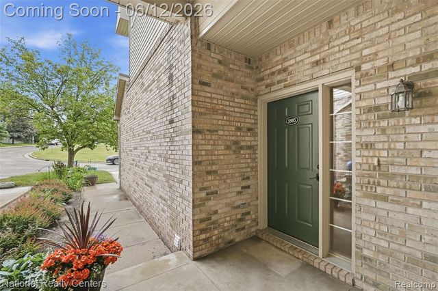 5905 High Pointe Court, Brighton, MI 48116