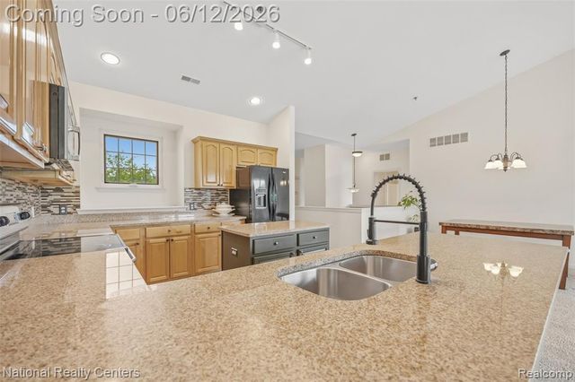 5905 High Pointe Court, Brighton, MI 48116