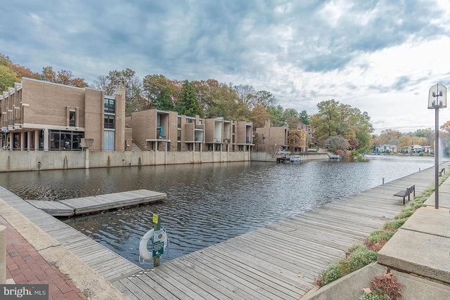 1604 WASHINGTON PLZ N, Reston, VA 20190