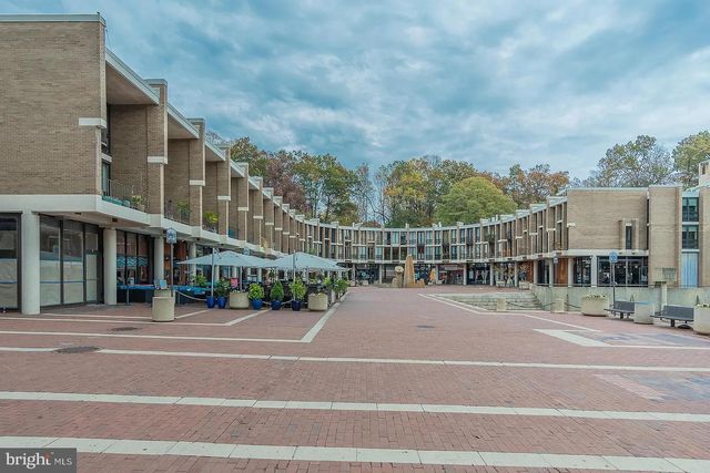 1604 WASHINGTON PLZ N, Reston, VA 20190