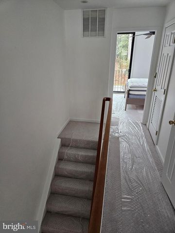 1604 WASHINGTON PLZ N, Reston, VA 20190