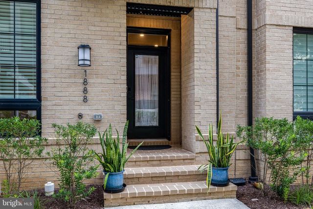 1888 EASTERLY RD, Reston, VA 20190