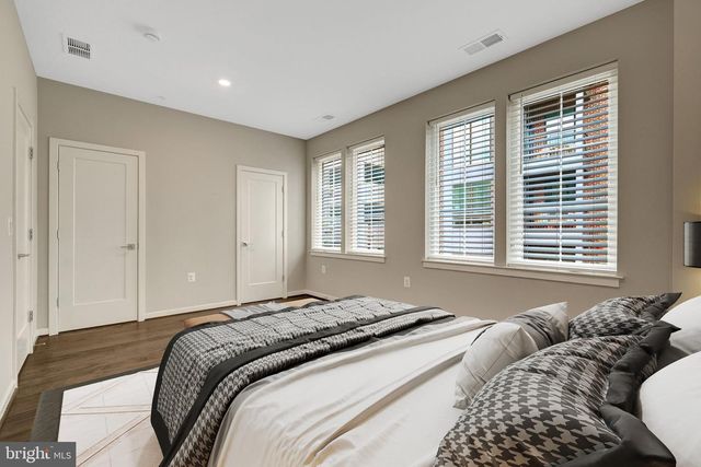 1888 EASTERLY RD, Reston, VA 20190