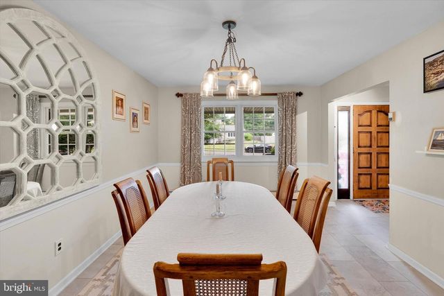 755 GORDON DR, Yardley, PA 19067