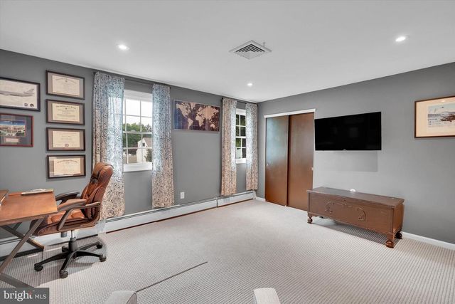 755 GORDON DR, Yardley, PA 19067