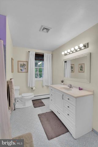 755 GORDON DR, Yardley, PA 19067
