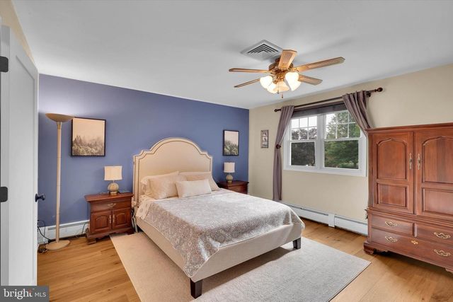 755 GORDON DR, Yardley, PA 19067