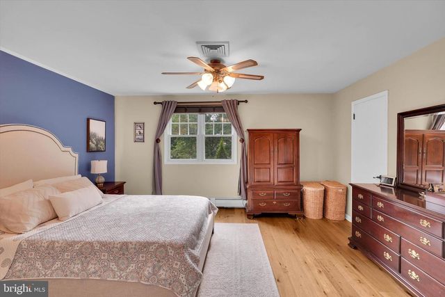 755 GORDON DR, Yardley, PA 19067