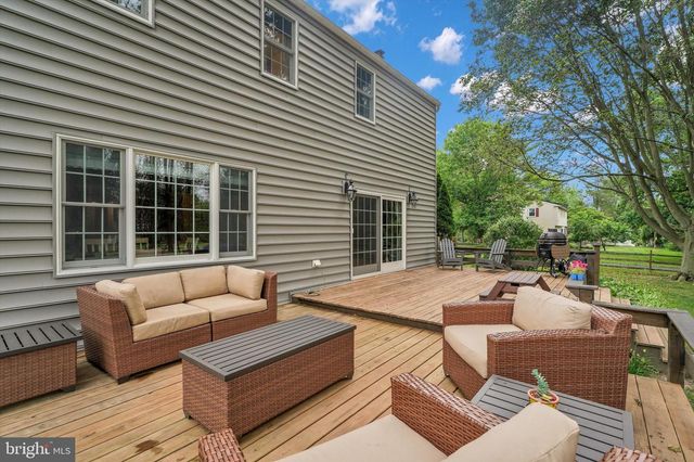 755 GORDON DR, Yardley, PA 19067