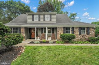 755 GORDON DR, Yardley, PA 19067