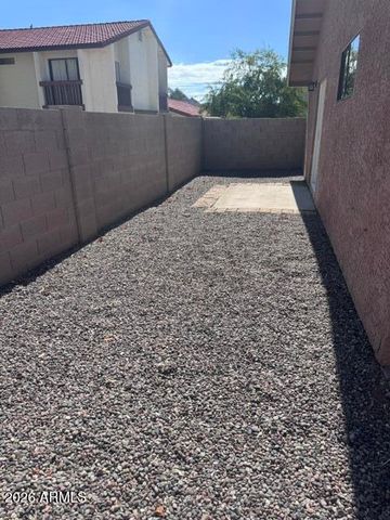 2829 E TRACY Lane 4, Phoenix, AZ 85032