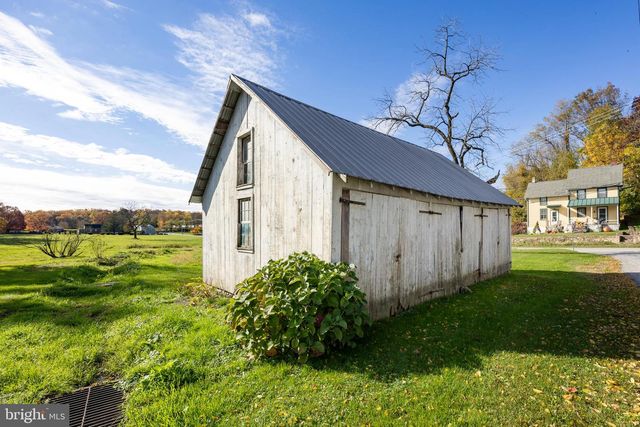 486 W STREET RD, Kennett Square, PA 19348