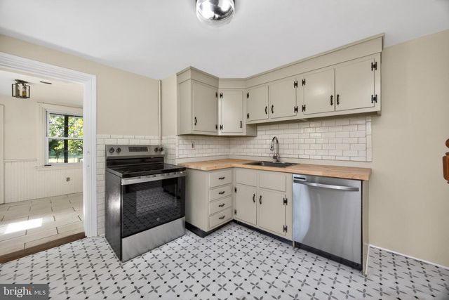 486 W STREET RD, Kennett Square, PA 19348