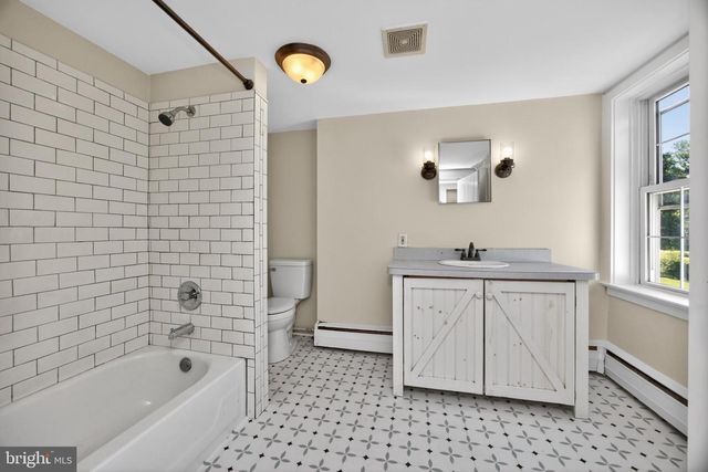 486 W STREET RD, Kennett Square, PA 19348