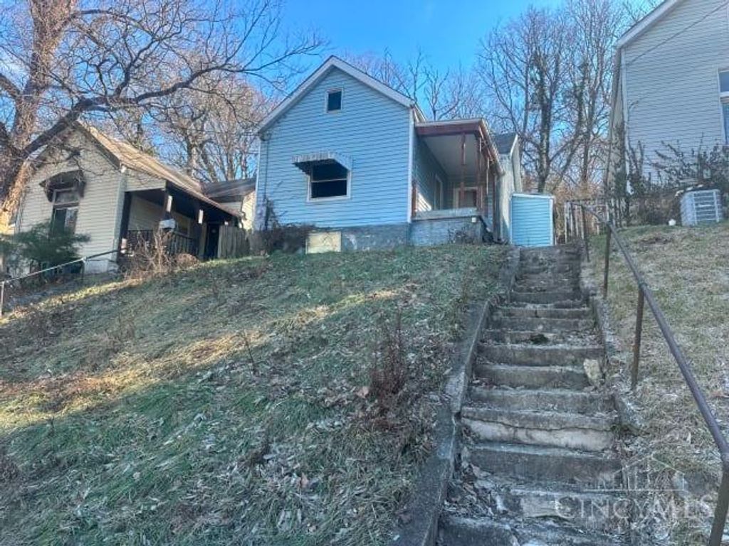 4568 Hamilton Avenue, Cincinnati, OH 45223