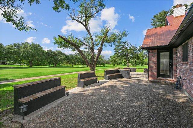 2711 Pinehurst Circle, Bryan, TX 77802