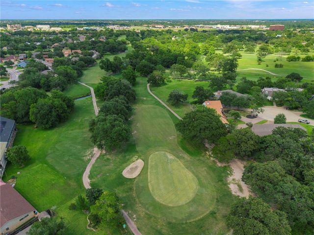 2711 Pinehurst Circle, Bryan, TX 77802