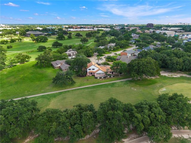 2711 Pinehurst Circle, Bryan, TX 77802