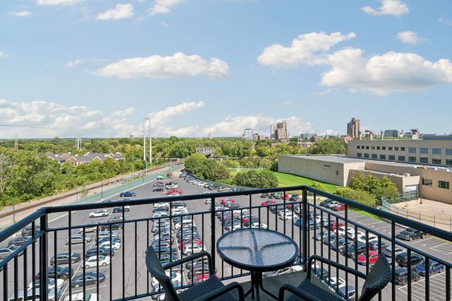 212 N 1st Street 610, Minneapolis, MN 55401