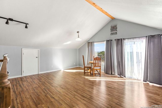 218 Mountain Side, Lakehills, TX 78063