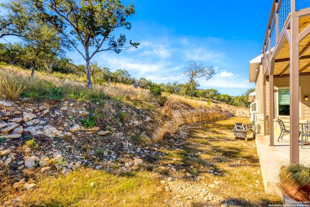 218 Mountain Side, Lakehills, TX 78063