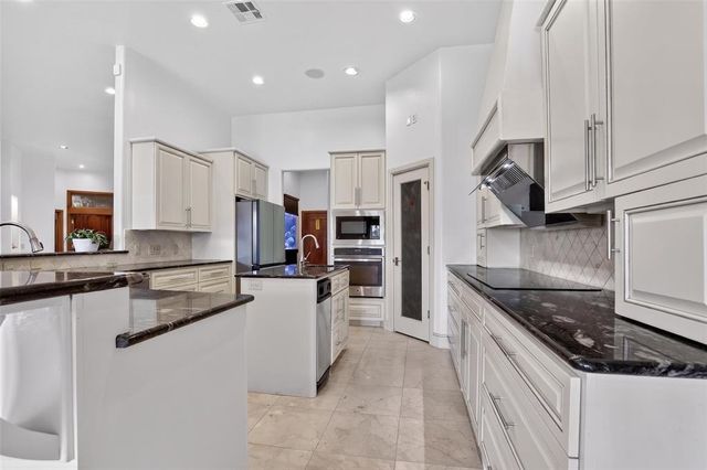 13909 Cascata Strada, Oklahoma City, OK 73170