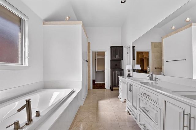 13909 Cascata Strada, Oklahoma City, OK 73170