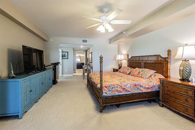 200 121ST AVENUE 304, Treasure Island, FL 33706