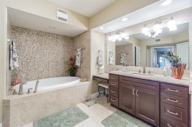 200 121ST AVENUE 304, Treasure Island, FL 33706