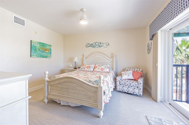 200 121ST AVENUE 304, Treasure Island, FL 33706